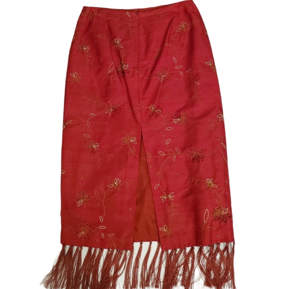 🔥SALE🔥Kelly & Diane Red Silk Embroidered Floral Skirt 4P - Picture 8 of 9